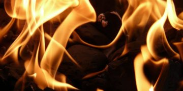 На нефтебазе в Красноармейском районе пожар из-за обломков БПЛА