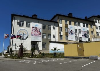 В построенной при участии Константина Затулина школе №19 в Сочи вручили первые аттестаты