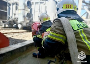 Два дома загорелись из-за падения обломков БПЛА в Краснодарском крае