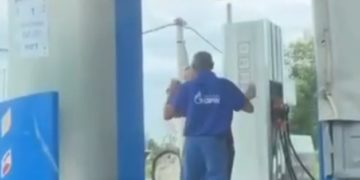 В Краснодаре клиент и сотрудник АЗС устроили потасовку