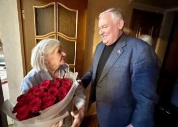 Константин Затулин поздравил 101-летнюю жительницу Сочи с Днем города