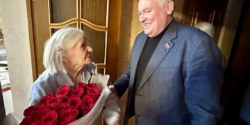 Константин Затулин поздравил 101-летнюю жительницу Сочи с Днем города
