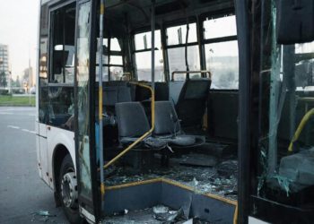 В Сочи взрывной волной выбило стекла автобуса с 15 пассажирами и водителем
