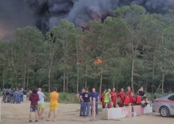 Три человека пострадали при падении обломков БПЛА на склад в Краснодаре