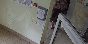 В Краснодаре курьер напал на консьержку