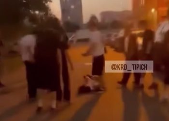 В Краснодаре подростки били ногами потерявшего сознание мальчика