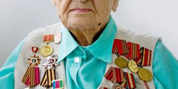 Глава Кубани поздравил участницу войны Веру Галькину со 102-м днем рождения