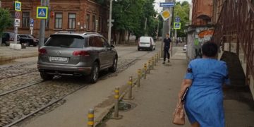 Полиция проводит проверку по факту нападения на женщину и ее семью в Краснодаре