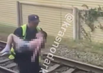 На железнодорожных путях в Сочи нашли ребенка без одежды