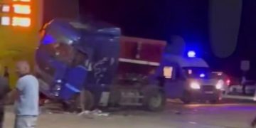 Фура протаранила очередь из машин на АЗС в Краснодарском крае