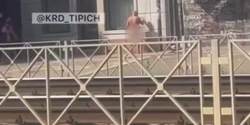 В Краснодаре голый мужчина с молотком напал на работника склада
