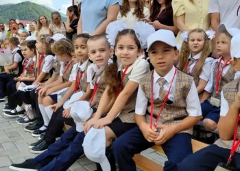 Прошунин: в школы Сочи пошли 77 тысяч учеников