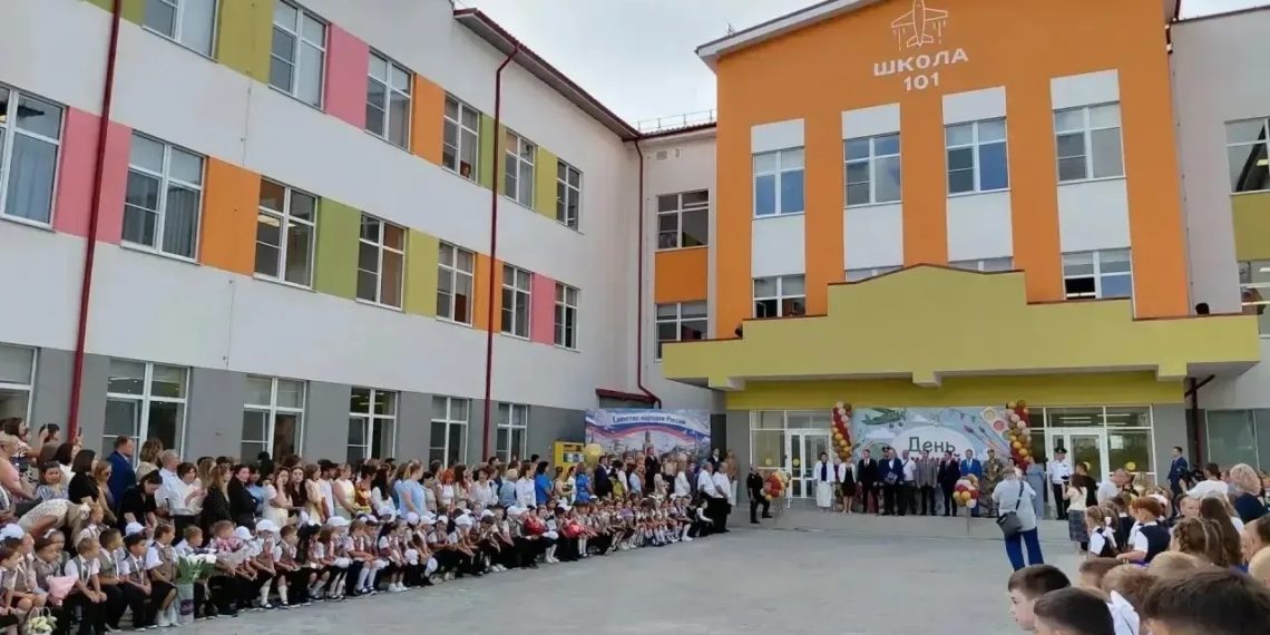 В Лазаревском районе Сочи открыли новую школу на 1100 мест