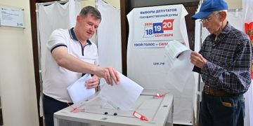 Сотрудники администрации Сочи проголосовали на выборах депутатов Госдумы