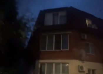 В Краснодаре женщина кидалась яйцами в детей