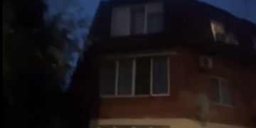 В Краснодаре женщина кидалась яйцами в детей