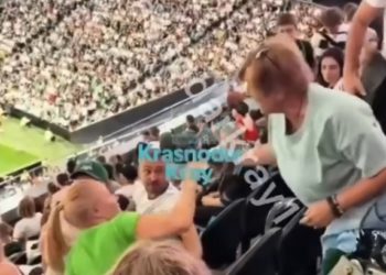 На матче в Краснодаре подрались две женщины
