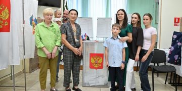 Многодетная семья Иконниковых из Сочи проголосовала на выборах депутатов Госдумы