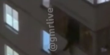 В Краснодаре мужчина пытался покинуть квартиру через балкон на седьмом этаже