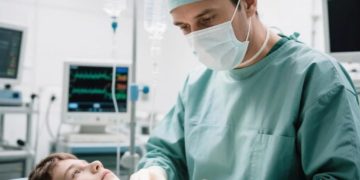 На Кубани врачи спасли подростка с разрывом трахеи