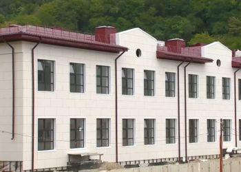 Прошунин: школу в сочинском Горном Лоо построили на 71%