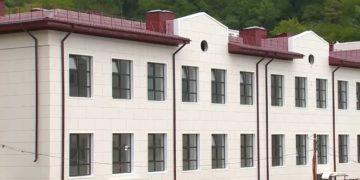 Прошунин: школу в сочинском Горном Лоо построили на 71%