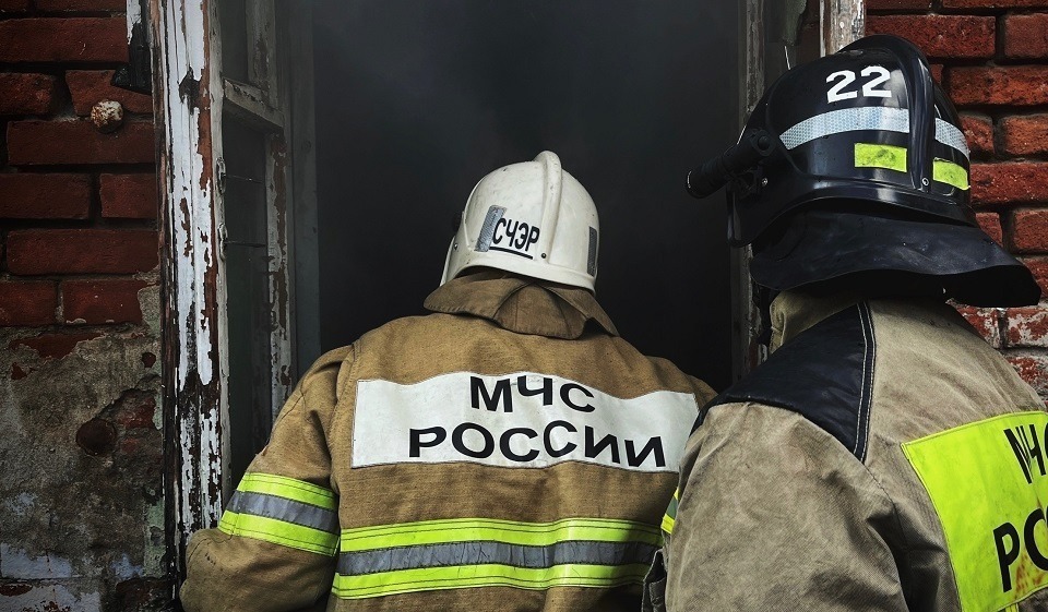 Огонь на заправке в Краснодарском крае вспыхнул во время перелива топлива