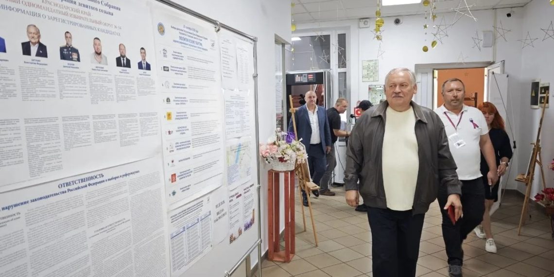 Константин Затулин проголосовал на выборах в Госдуму в Сочи