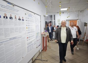 Константин Затулин проголосовал на выборах в Госдуму в Сочи