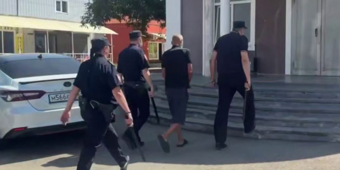 Пьяный житель Кубани зарезал гостя и сбежал из своей квартиры