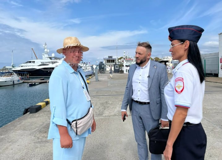 У Морского порта Сочи зафиксировали приставание к гражданам