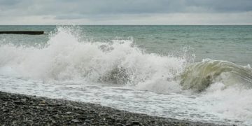 В Сочи ожидаются морские волны высотой до 1,8 метра 3 октября