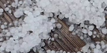 В горах Сочи выпал крупный град