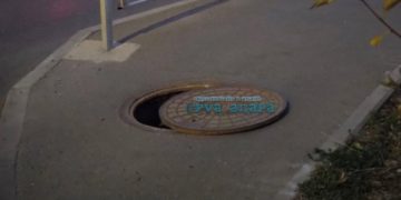 В Анапе мужчина провалился в люк