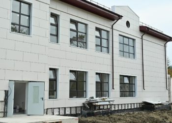 Прошунин: готовность строящейся школы в Горном Лоо составила 74%