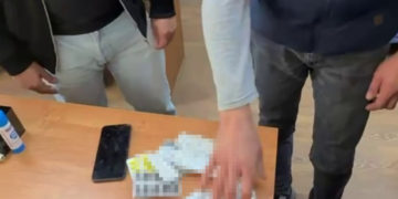 В Сочи задержали местного жителя с крупной партией сильнодействующих препаратов